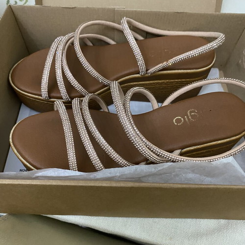Ligglo Flatform Sandals Rose Gold with Rhinestones size 38 like new