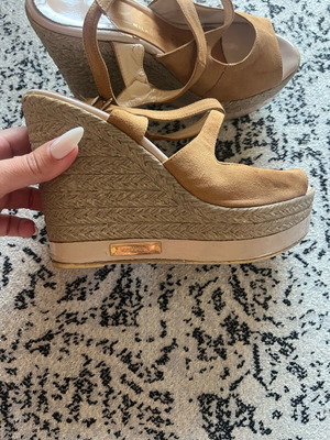 Creazioni women's platform sandals size 37 used, brown, back tie