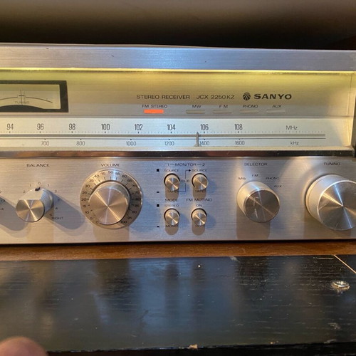 Sanyo JCX-2250KZ amplifier used 2x30 watt