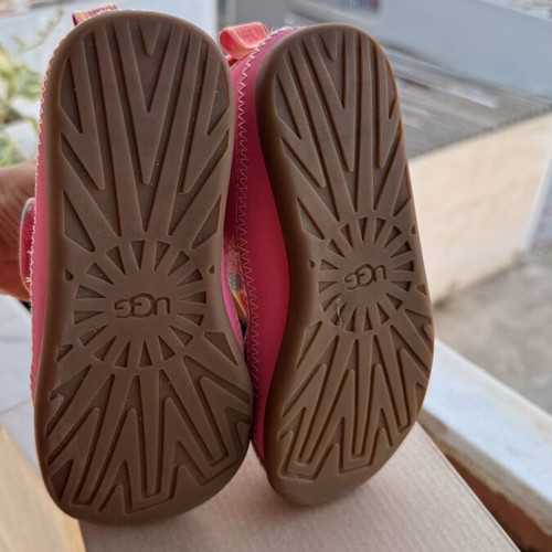 Ugg Australia girls' pink sandals size 28.5 EU UK10