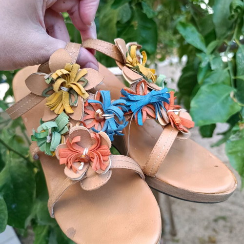 Summer platform sandals used, pastel floral decorations, size 39