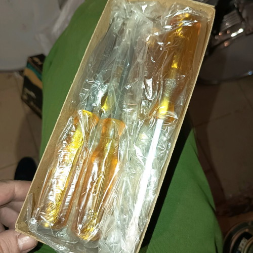 Sunflag screwdrivers new, pack of 8, hard with steel base