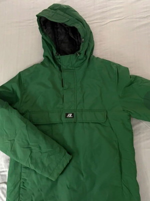 Rainy jacket Pull & Bear green like new, very warm
