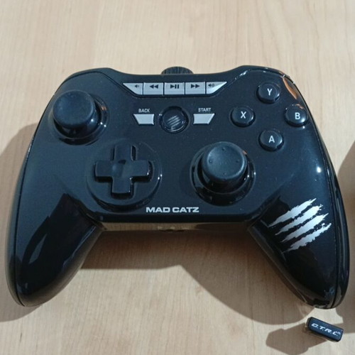 Mad Catz C.T.R.L.R Wireless Gamepad like new for PC and Android