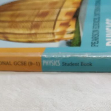 Pearson Edexcel International GCSE Physics Student Book 2017, like new