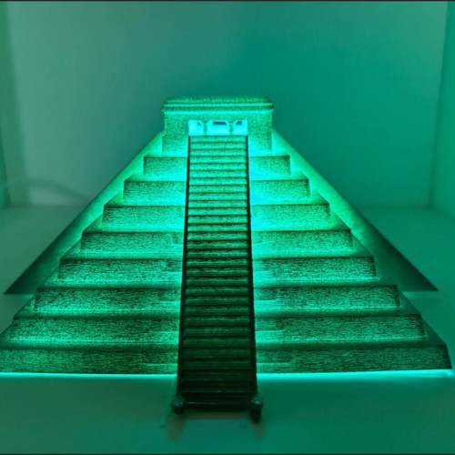 Pyramid of Light 3D Lamp new, impressive decorative lighting
