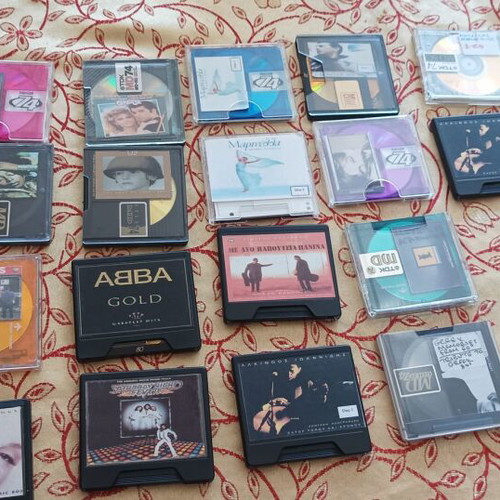 MD cassette tapes like new, pack of 18, Greek and foreign