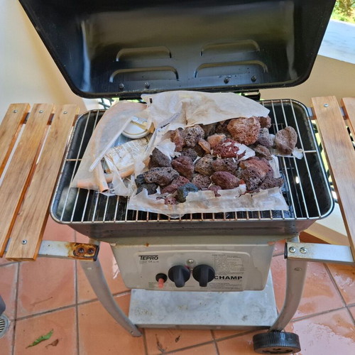 Gas grill new, unused
