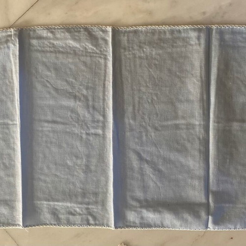 Handmade table runner with two napkins new, embroidered with lace