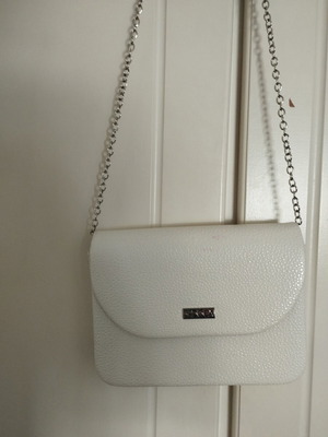 Doca crossbody bag white used with silver chain