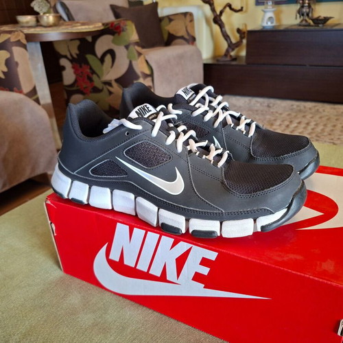 Nike T-Lite XI training shoes black white size 45