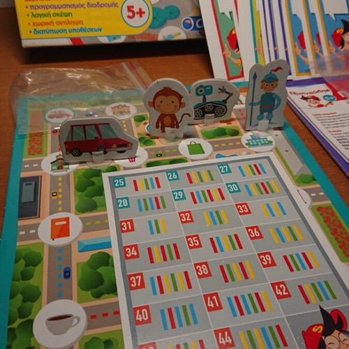Exypnoulis Mathaino Programmatismo board game like new with gift story The Ugly Duckling