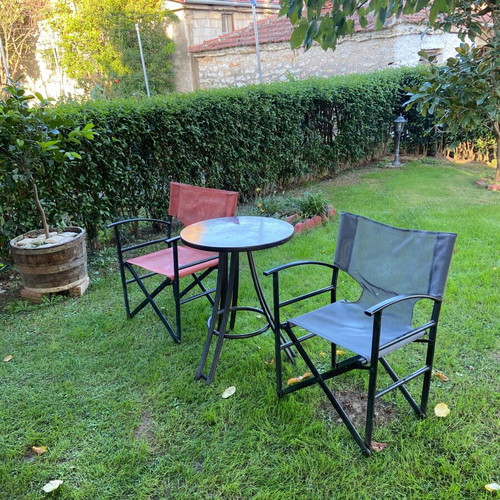 Metal director chair like new, oven painted