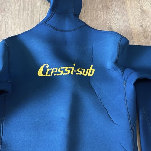 Cressisub 5mm diving suit like new