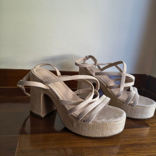 Issue Fashion high heel sandals with straw design size 39 like new beige