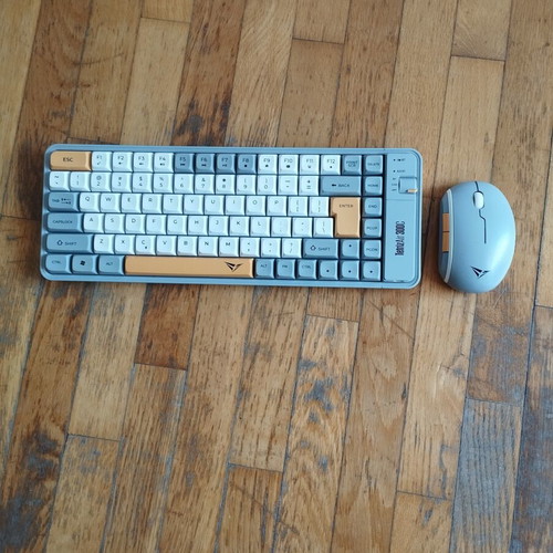 Alcatroz Tetriz Air 300c keyboard and mouse set like new