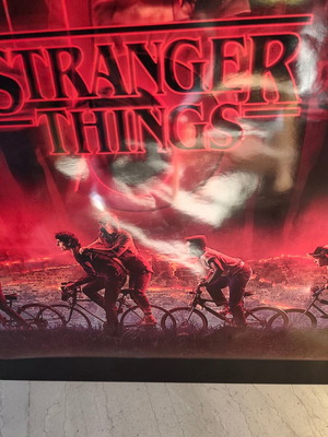Stranger Things giant poster like new, matte canvas 1.30x1.00