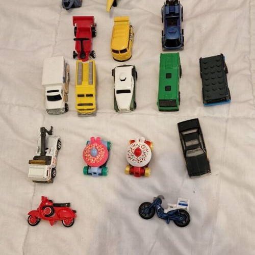 Hot Wheels toy cars like new