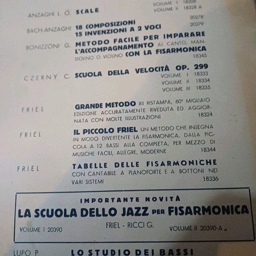 Sheet music and music theory like new, Italian