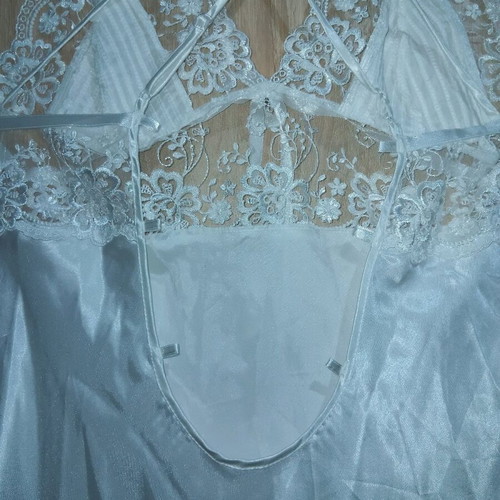 Women's satin nightwear set like new, size M, white with lace