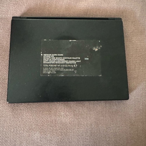 Mac Cosmetics Contour Palette Medium Dark like new