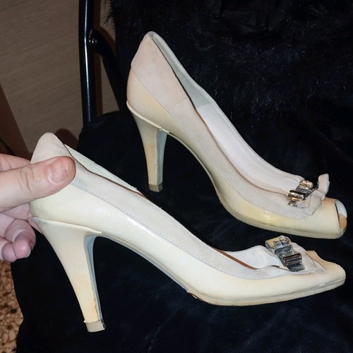 Vavoulas leather pumps used, size 36, 9.2 cm heel, beige