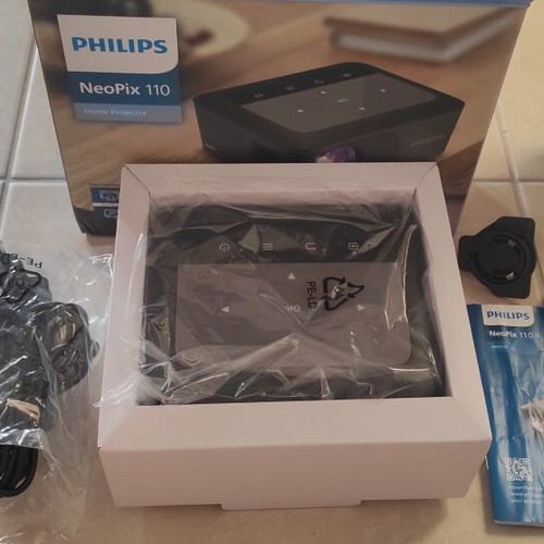Philips NeoPix 110 projector like new with WiFi and HDMI