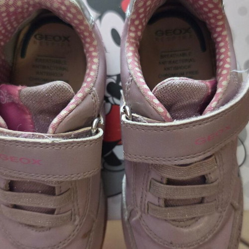 Geox girls' pink athletic shoes used, size 26
