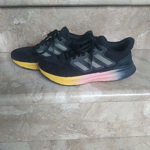 Adidas sport shoes for girls like new, size 36