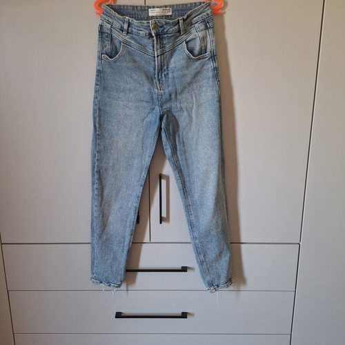 Stradivarius Mom Slim Fit Jeans Size 38 Like New Light Blue