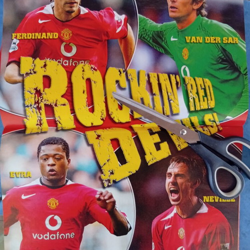 Match Football Magazine Issue 31/1-6/2/2006 like new with Manchester United posters