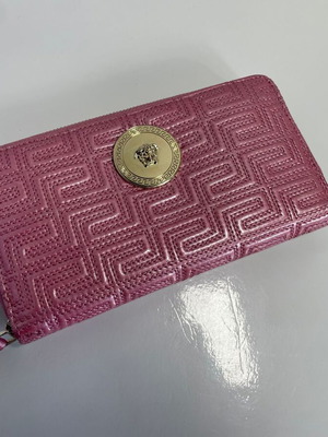 Versace leather wallet like new, pink