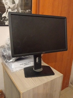 Οθόνη σαν καινούργια με ψηλή γραμμή που δεν επηρεάζει τη λειτουργία