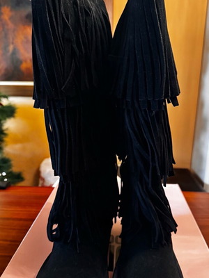 Καστόρινες μπότες Juicy Couture με κρόσσια, σαν καινούργιο, μέγεθος 38, μαύρες