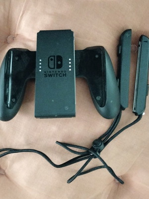 Nintendo Switch Joy-Con Grip и каишки употребявани