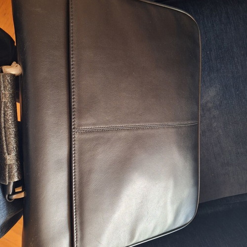 Dicota Classic Executive Leather Laptop Briefcase new, black