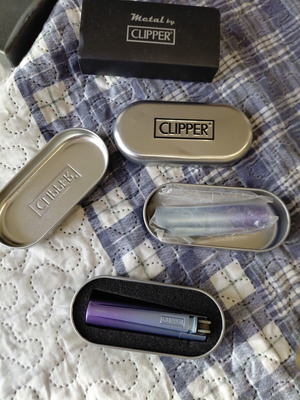 Clipper Metal Icy Gradient lighter new with metal case