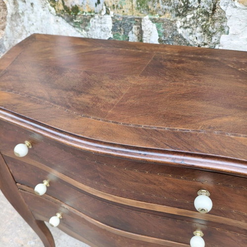 Marketeri Chest of Drawers like new with porcelain knobs