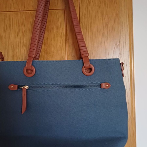 Beverly Hills Polo Club bag like new, blue with brown handles