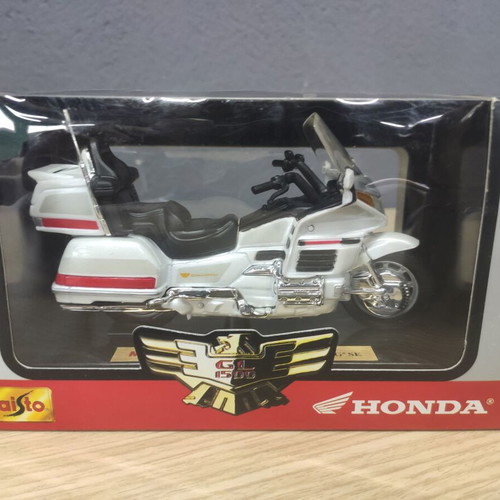 Maisto Honda Gold Wing SE scale model 1:18