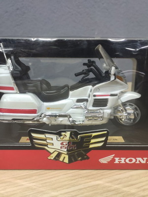 Maisto Honda Gold Wing SE scale model 1:18
