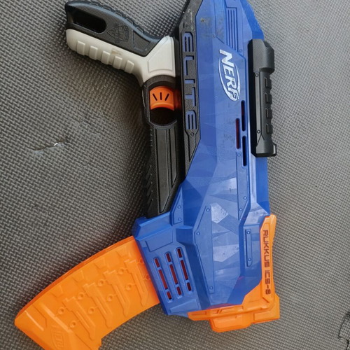 Nerf Elite 2.0 Rukkus ICS-8 like new dart blaster