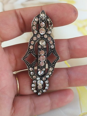 Women's brooch