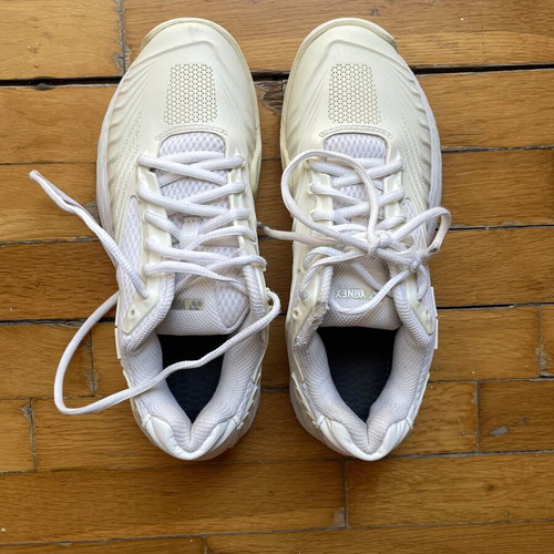 Yonex tennis shoes used, size 38, white