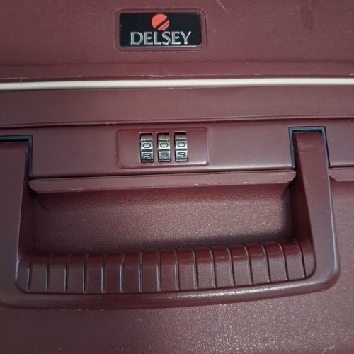 Vintage Delsey hardshell suitcase used, medium size, Delsey Club model