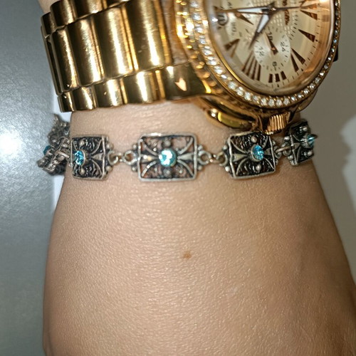 Vintage 925 silver bracelet like new with blue filigree stones