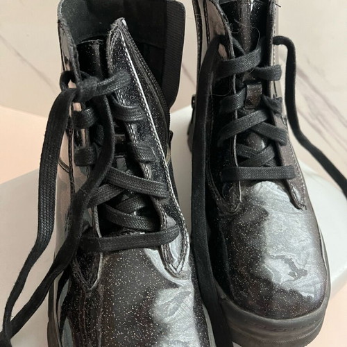 Luigi girls' boots size 35 black like new