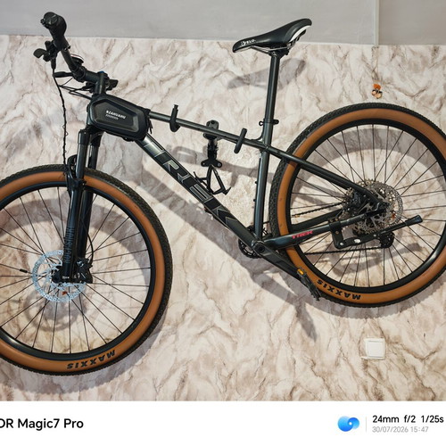 Trek X-Caliber 8 mountain bike 29 inch like new