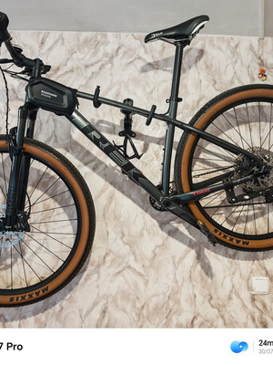 Trek X-Caliber 8 mountain bike 29 inch like new