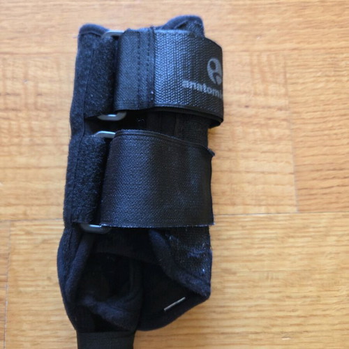 Anatomic Help Wrist Brace Right Side Black Like New